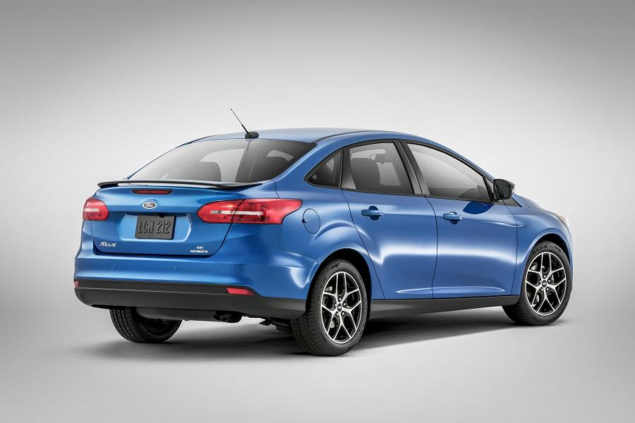  Ford Focus Sedan 2014 года  (фото 18 из 36)